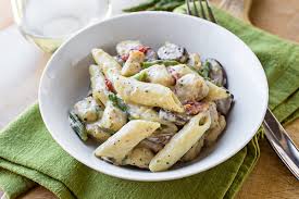 Mona Lisa’s Chicken and Penne Pasta