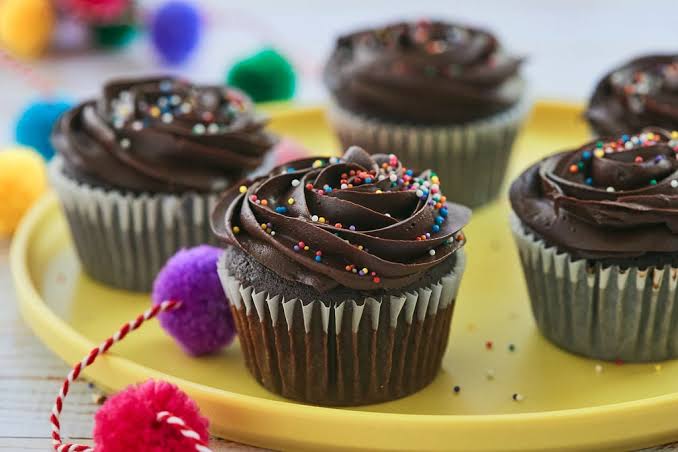 Chocolate Sour Cream Cupcakes