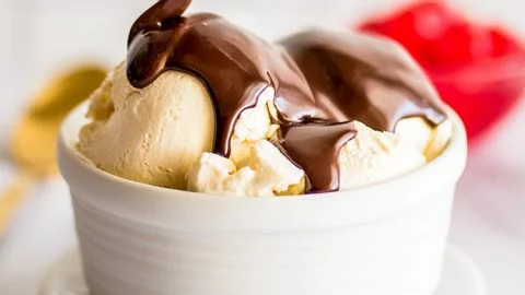 Valentine Favorite Hot Fudge Sauce